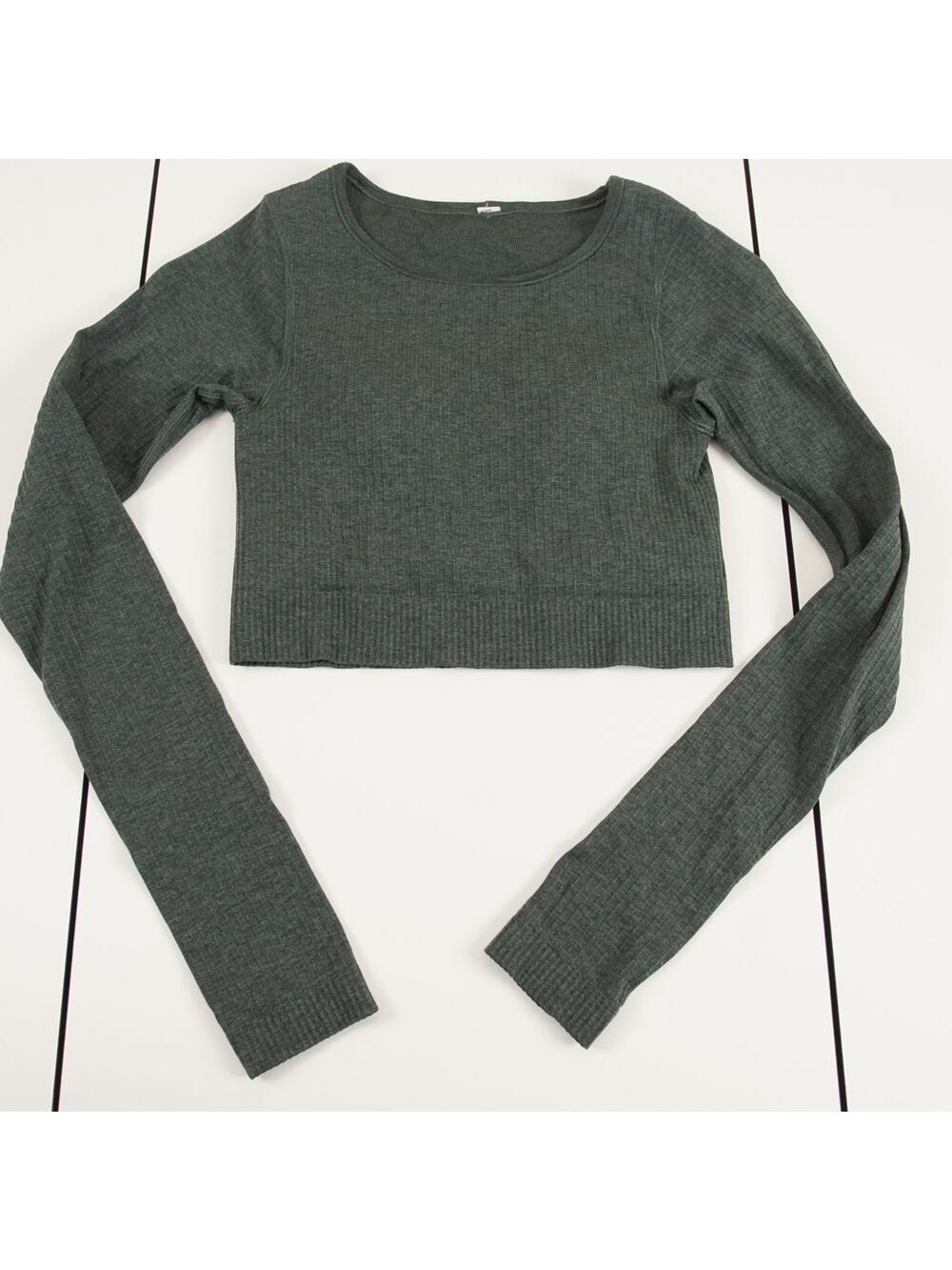 Lululemon Ebb To Street Long Sleeve Green Ribbed Crop Top Built In Bra Sz 2